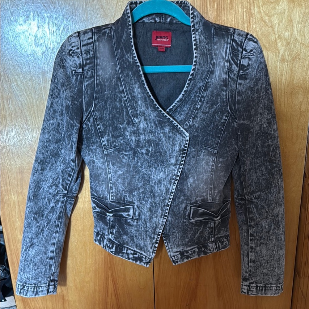 Vero Moda Gray Blazer with Asymmetrical Closure